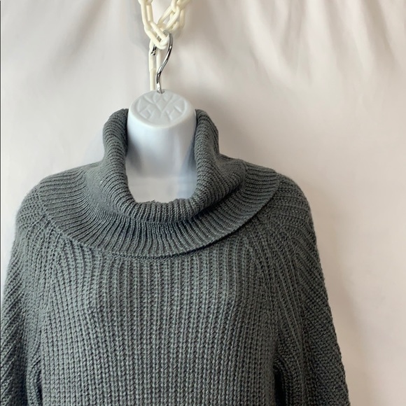 a.n.d. Sweater top - Picture 2 of 4